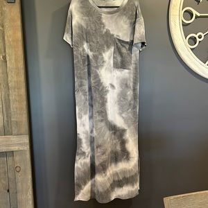 Fashion Nova tie-dye maxi shirt dress